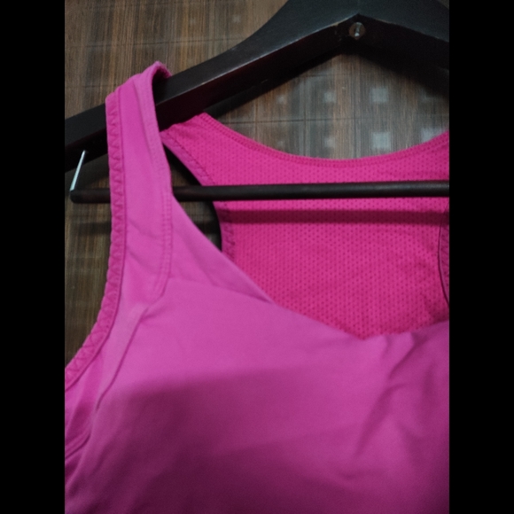Pink sports bra - Picture 2 of 10